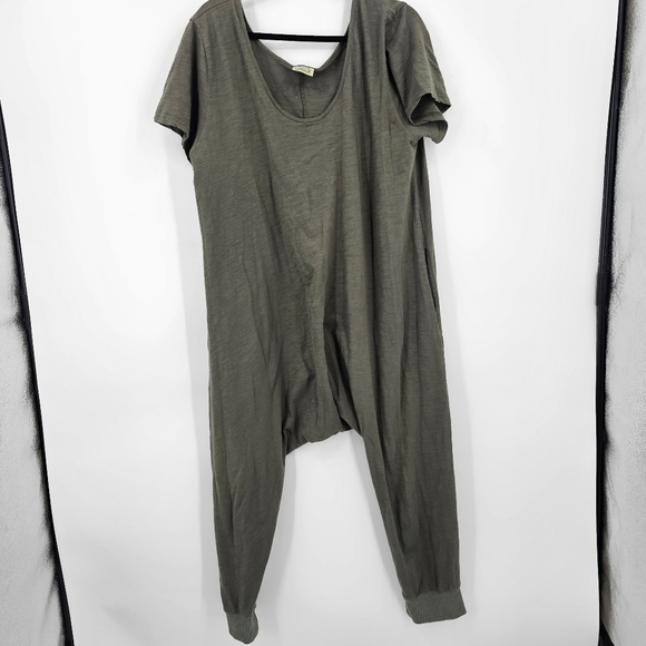 Casual Olive Green Jumpsuit - Picture 2 of 8
